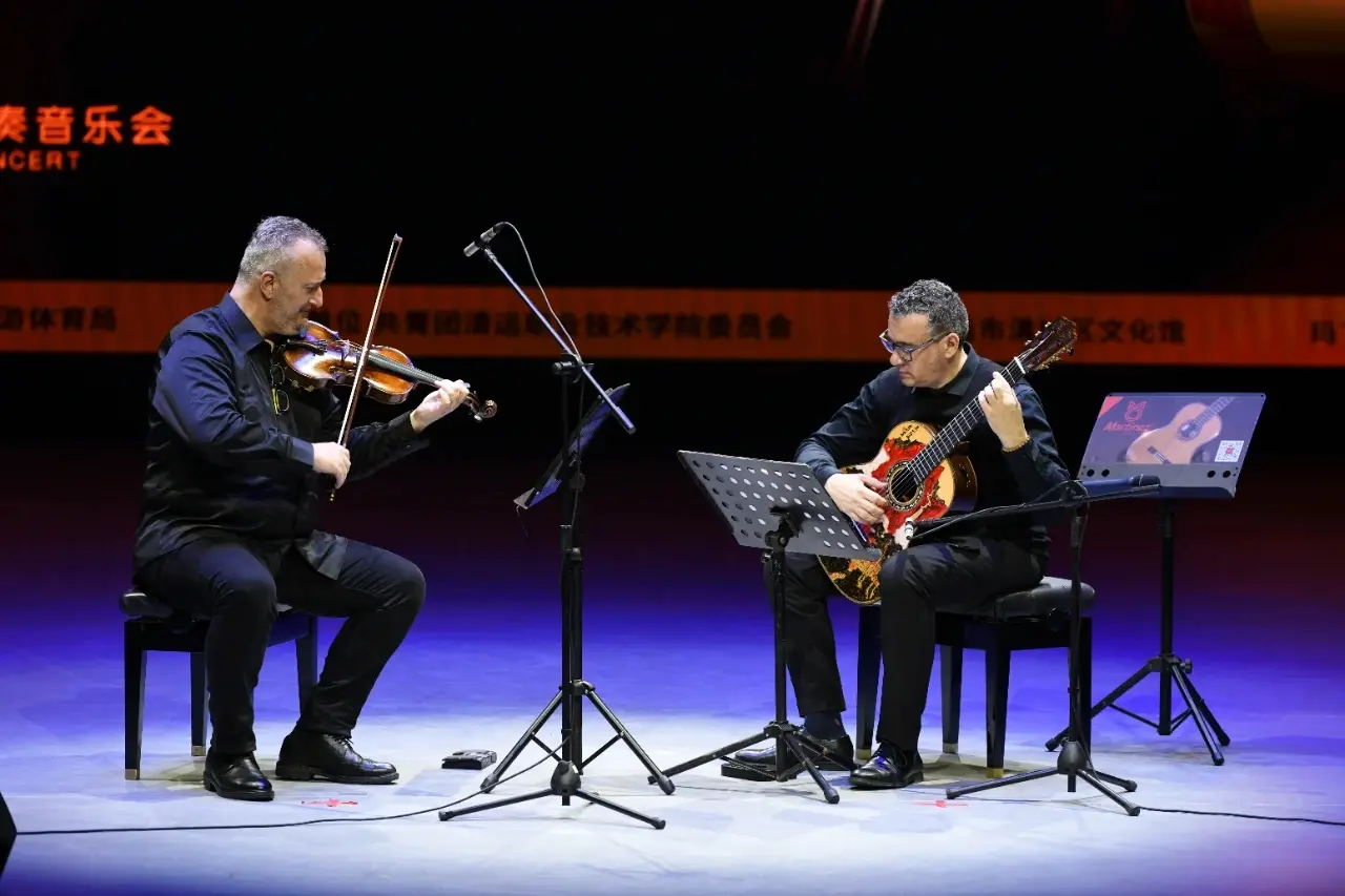 Paolo Castellani and Francesco Di Giandomenico performing in China