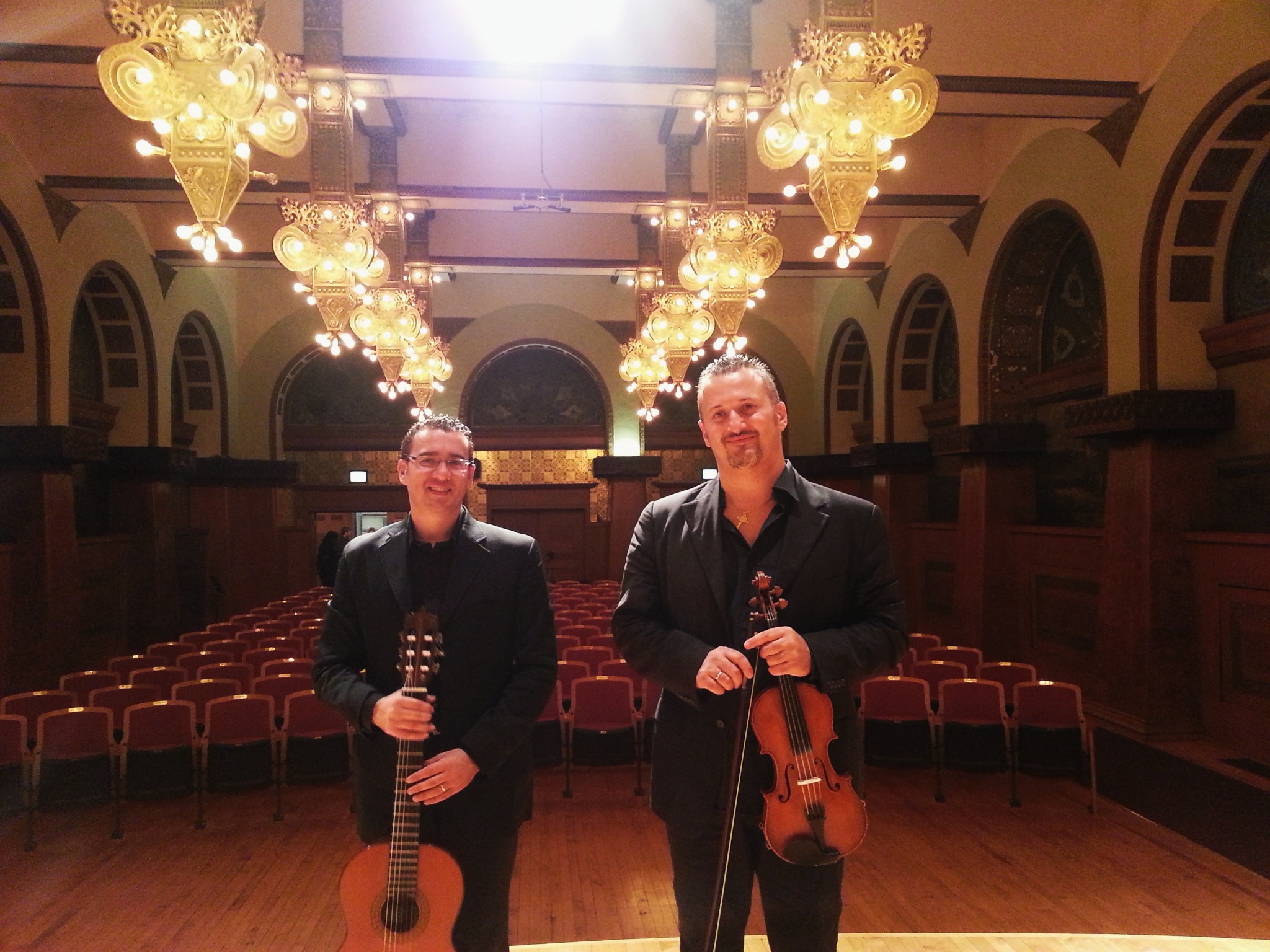 Satorduo in una sala da concerto internazionale